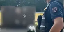 Danneggia tre volte tomba ex sindaco della Bergamasca, denunciata 92enne