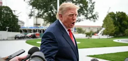Trump scarica Zelensky: 'Serve un nuovo presidente a Kiev per un accordo'