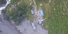 Un'altra alluvione lampo colpisce il Nepal, case spazzate via e villaggi evacuati