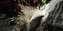 Una frana in una grotta in Sardegna, corsa contro il tempo per salvare speleologo