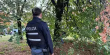 Neonato abbandonato in un sacchetto per strada nel Milanese