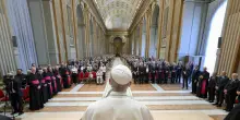 Il Papa vede il Dicastero dei santi, la prima udienza dopo il ricovero