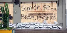 L'uragano Simon verso Mazatl&aacute;n, due vittime in Messico