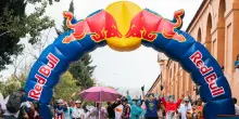 Ciclismo: Red Bull Scaten&eacute;, le bici pi&ugrave; strane in gara sotto i portici di San Luca