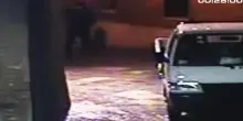 La morte di David Rossi, in un video le ombre che sostano all'inizio del vicolo