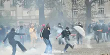 Due cortei non autorizzati dispersi a Parigi e incidenti Lione e Marsiglia, 61 fermi