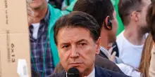 Conte incontra Sarandon e parla sul palco della protesta degli studenti in piazza