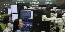 Borsa: l'Asia chiude in forte calo, pesano i timori per l'Ia