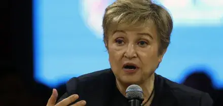 Monito Fmi, economia mondiale ha retto, ma potrebbe essere al limite