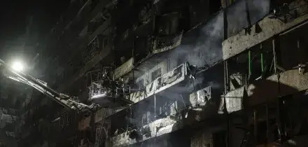 Raid sull'Ucraina, almeno 6 morti nella notte e blackout a Kiev