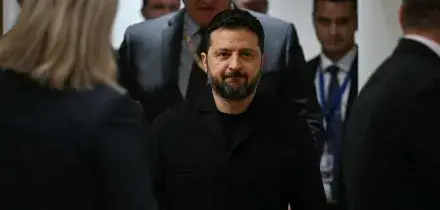 Ucraina, Zelensky sfida Trump e riprende i raid sulle raffinerie russe