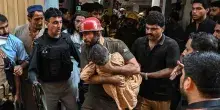 Peshawar, sale a 30 morti il bilancio del crollo di una scuola