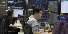 Borsa: Asia in rosso, nuova pressione sui tecnologici