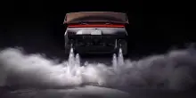 Musk lancia Roadster, la sua pima auto volante