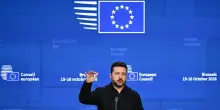 Trump strappa con Kiev. Zelensky: "Se cadiamo ci saranno 20 milioni di profughi in Europa"
