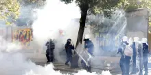 Caos a Tirana, scontri violenti e 194 persone fermate nel Paese