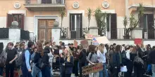 In piazza anche gli studenti del liceo Chateaubriand a Roma
