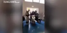 Scuola occupata a Napoli, motorini sfrecciano nella palestra ristrutturata