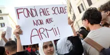 Gli studenti si prendono le piazze, Meloni: 'Violenze da condannare'