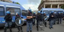 Vandalismi al corteo a Bergamo, una decina di studenti portati in Questura
