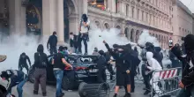 Scontri a Milano, circa 50 fermati, quasi la met&agrave; minorenni