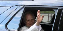 Papa Leone lascia il Gemelli e rassicura: 'Sto molto meglio'