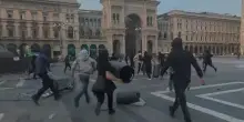 Corteo a Milano, tafferugli in Duomo e in piazza Cordusio