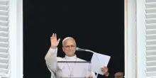 Il Papa si affaccia per l'Angelus: "Riprender&ograve; le attivit&agrave; gradualmente"