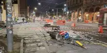 Danni in stazione a Bologna dopo gli scontri, fast food vandalizzato