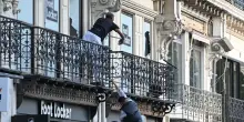 La polizia francese: 'Numero record di 855 fermi a Parigi durante le proteste'