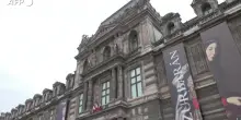 Proteste in Francia, manifestanti bloccano l'accesso al Louvre
