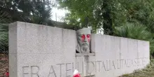 Vandalizzato a Genova il monumento dedicato a Mameli
