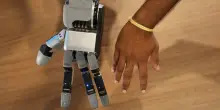 I robot umanoidi hanno nuove mani che possono usare come gli uomini
