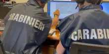 Circuiva minorenni promettendo soldi per rapporti sessuali, arrestato