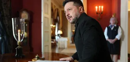 Zelensky, 'congelamento fronte con Russia come passo per avviare negoziati'