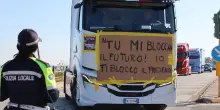 Autotrasportatori, prosegue la protesta nel Sud Italia. Salvini: 'Subito i fondi stanziati'