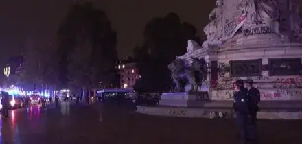 Francia, torna la calma dopo l'ordine di coprifuoco nelle zone della protesta