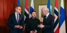 Zelensky a Oslo per colloqui con gli europei e Witkoff. Il Cremlino: 'Serve un leader ucraino legittimo'