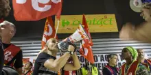 Carrefour rivede le stime dopo i disordini in Francia, -14% in borsa