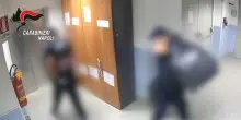 Furto di farmaci oncologici sperimentali a Napoli, vigilante tra arrestati