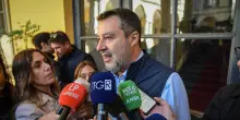 Salvini: 'Via i bonus e i contributi ai genitori che hanno teppisti a casa'
