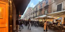 Corteo non autorizzato in centro a Bari, chiudono i negozi