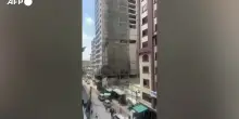 Il momento del crollo del palazzo di 18 piani in Kenya