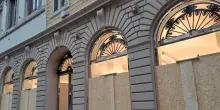 Manifestazioni a Firenze, in centro pi&ugrave; negozi con le vetrine blindate