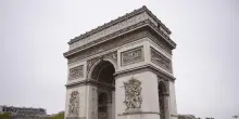 Gi&ugrave; i titoli di Stato francesi con crollo della fiducia e voto su legge di Bilancio