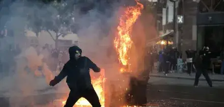 Una marea di manifestanti in Francia, ma il caos del 17 ottobre non si ripete