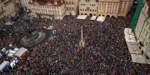 Migliaia di manifestanti a Praga contro l'abolizione del canone radio-tv