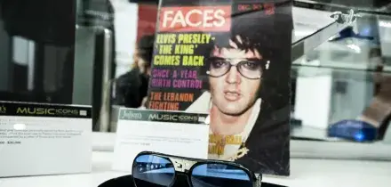 Gli eredi di Elvis Presley contro Anthropic, 'ha usato 274 canzoni per addestrare IA'