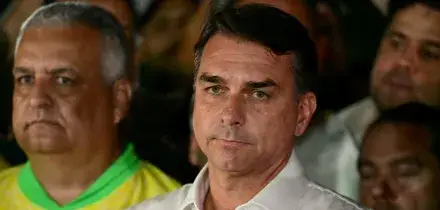 Brasile, la polizia sta indagando su una possibile fuga all'estero di Bolsonaro. Annullati i suoi passaporti