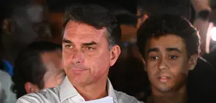 Media, Flavio Bolsonaro &egrave; in volo per gli Stati Uniti